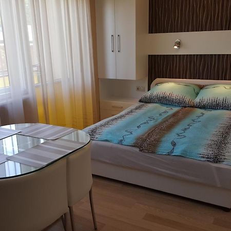 Lara Apartments Шіофок Екстер'єр фото