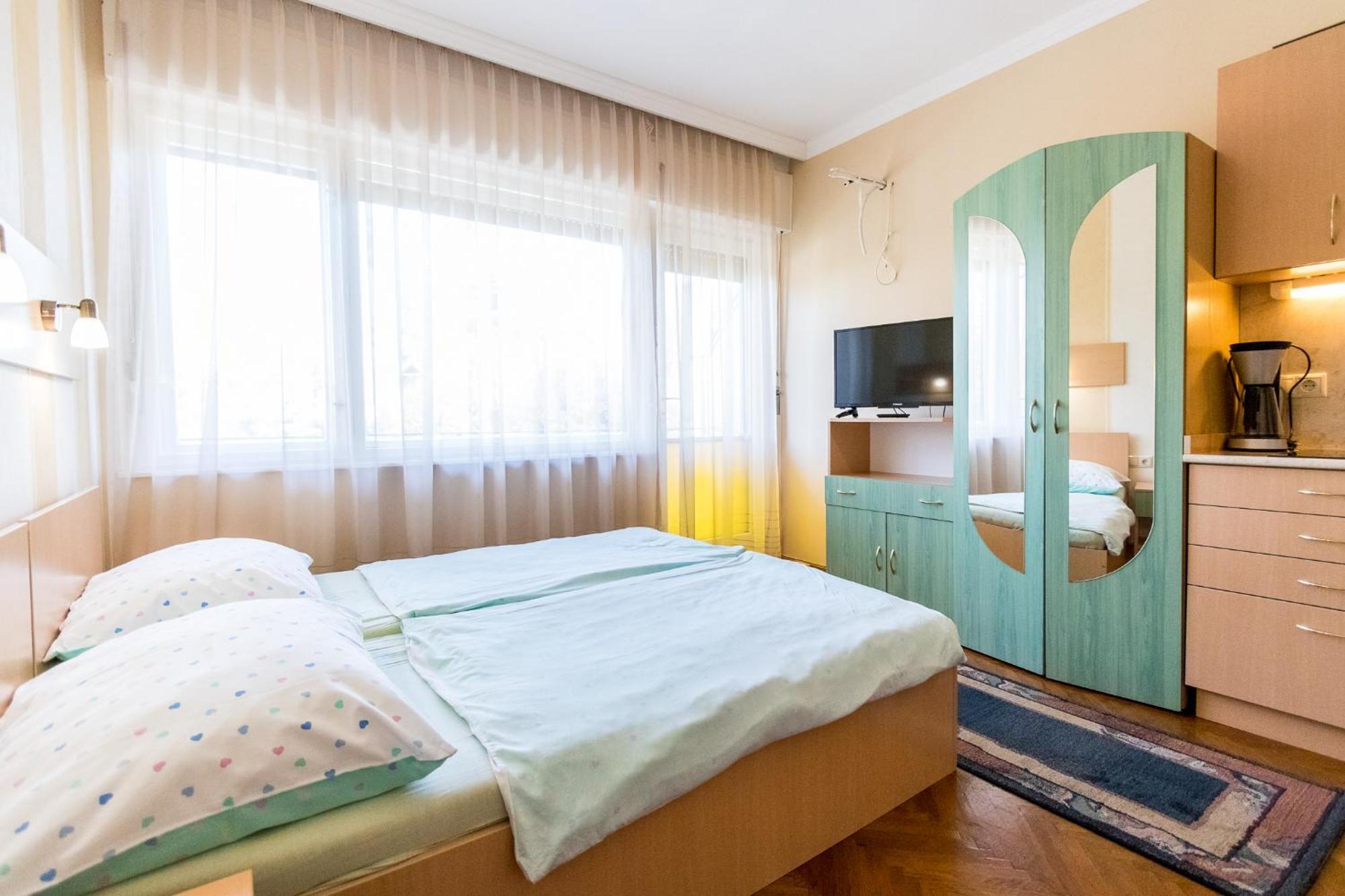 Lara Apartments Шіофок Екстер'єр фото