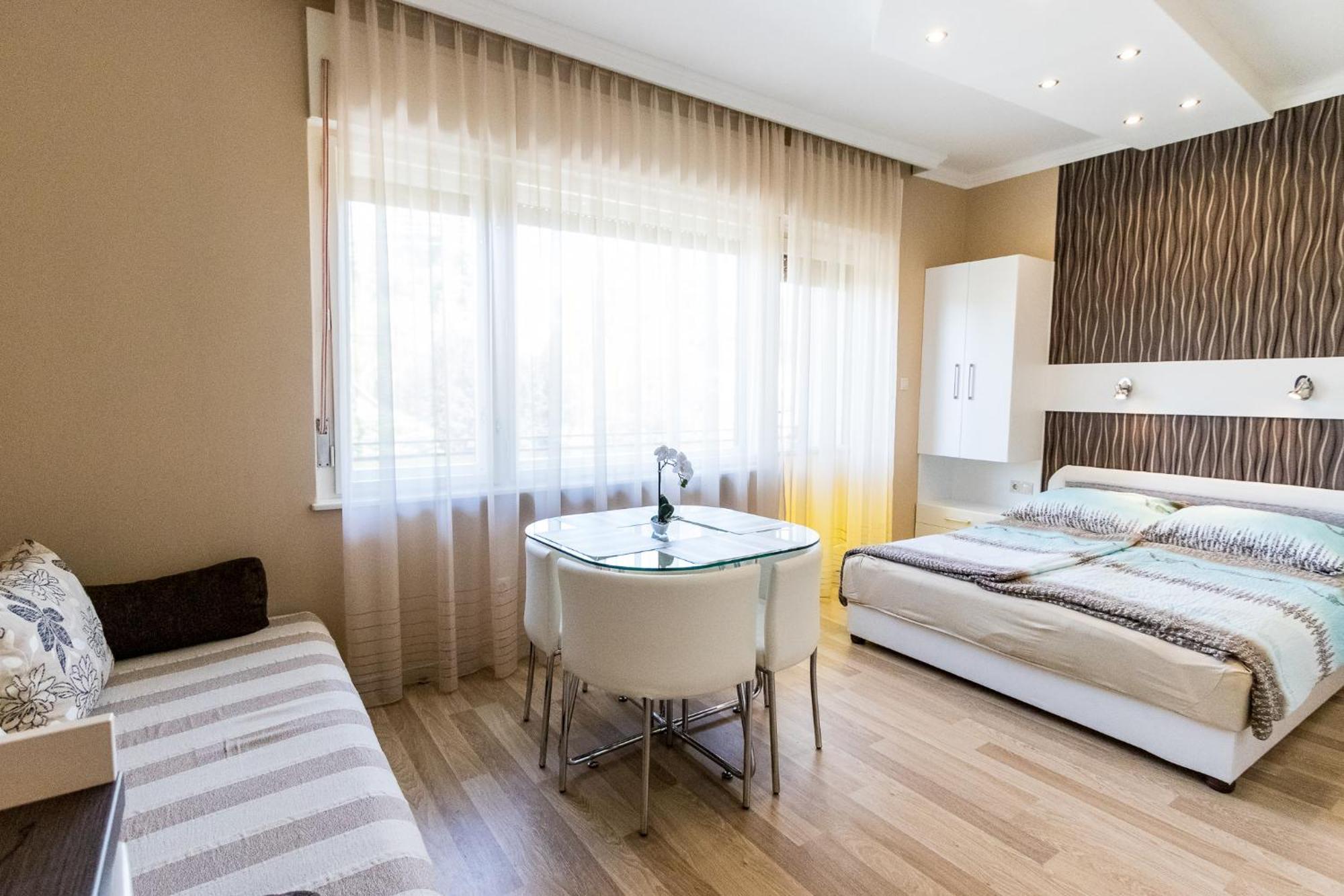 Lara Apartments Шіофок Екстер'єр фото