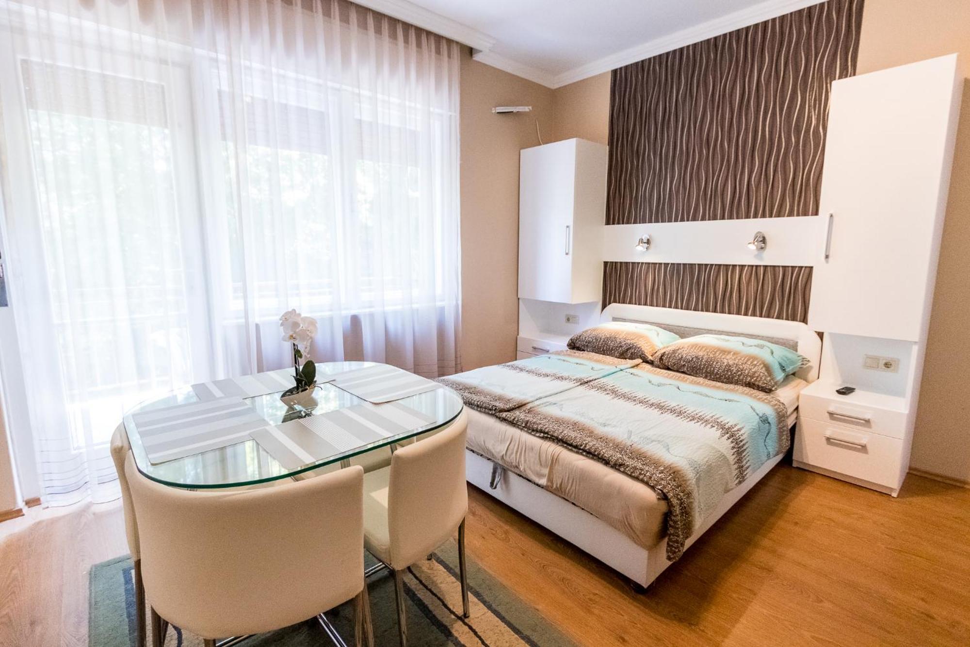Lara Apartments Шіофок Екстер'єр фото